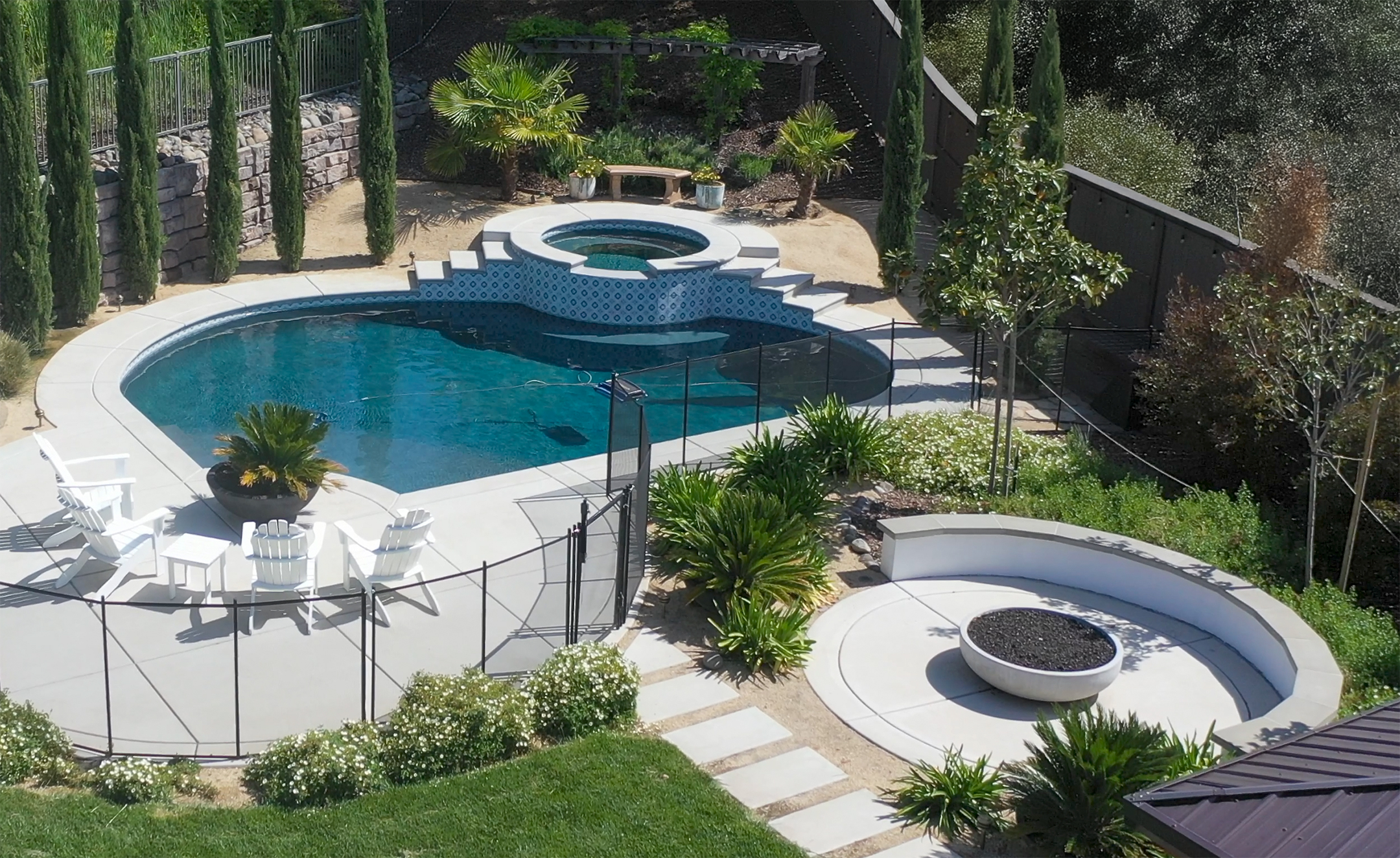 Custom pool & spa with landscaping